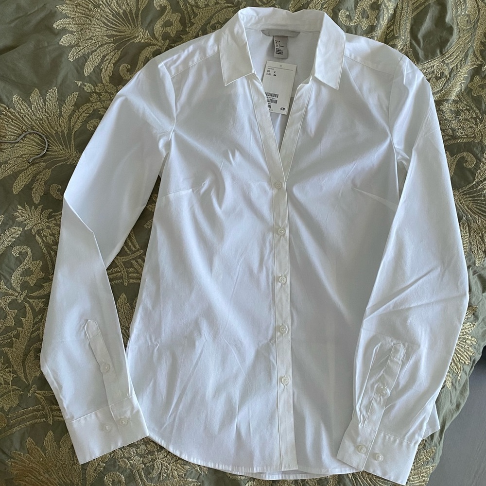 ❗️SOLD❗️H&M Fitted Blouse